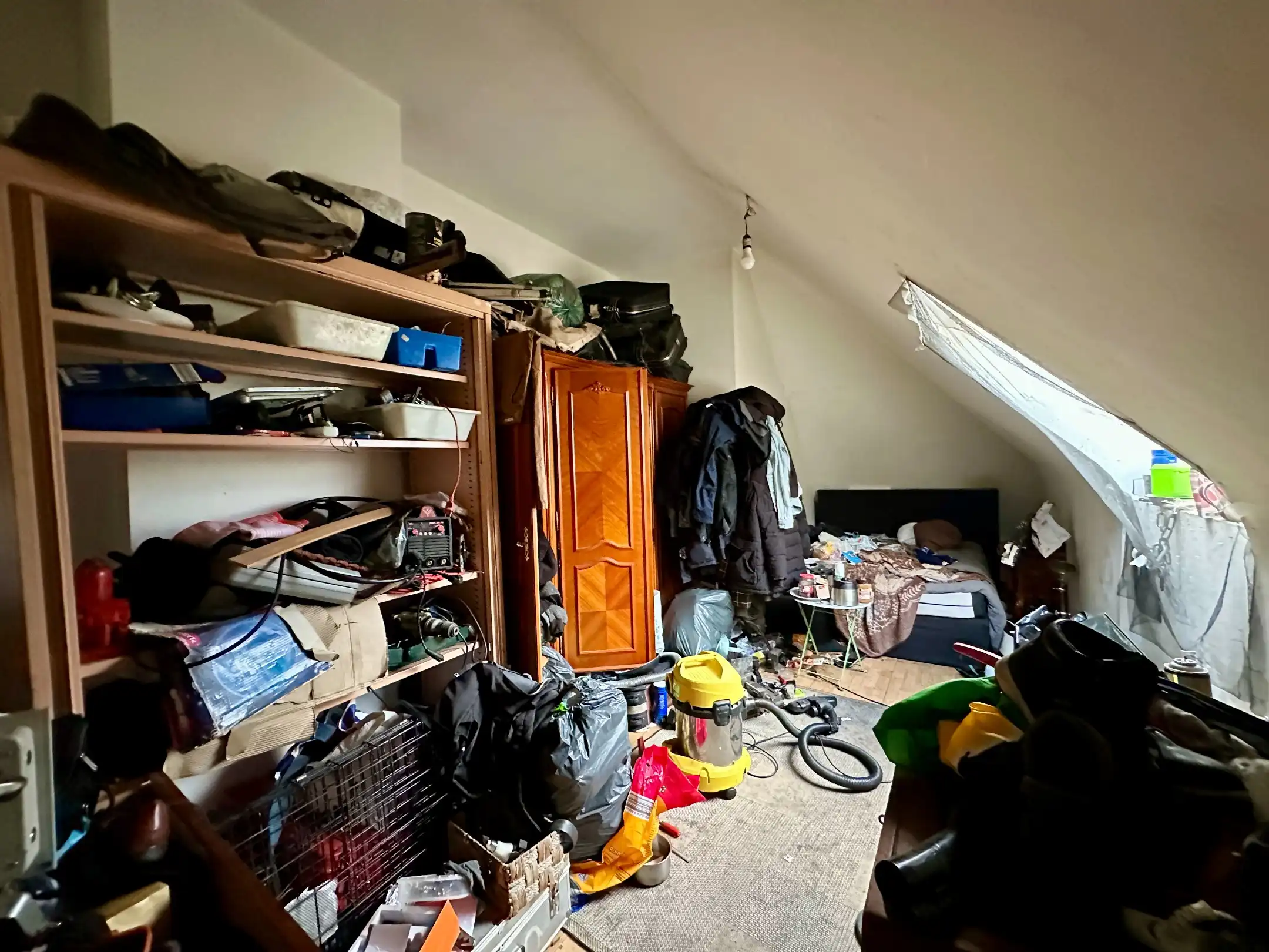 Duplex dakappartement met 1 slaapkamer, kelderberging en balkon foto 8