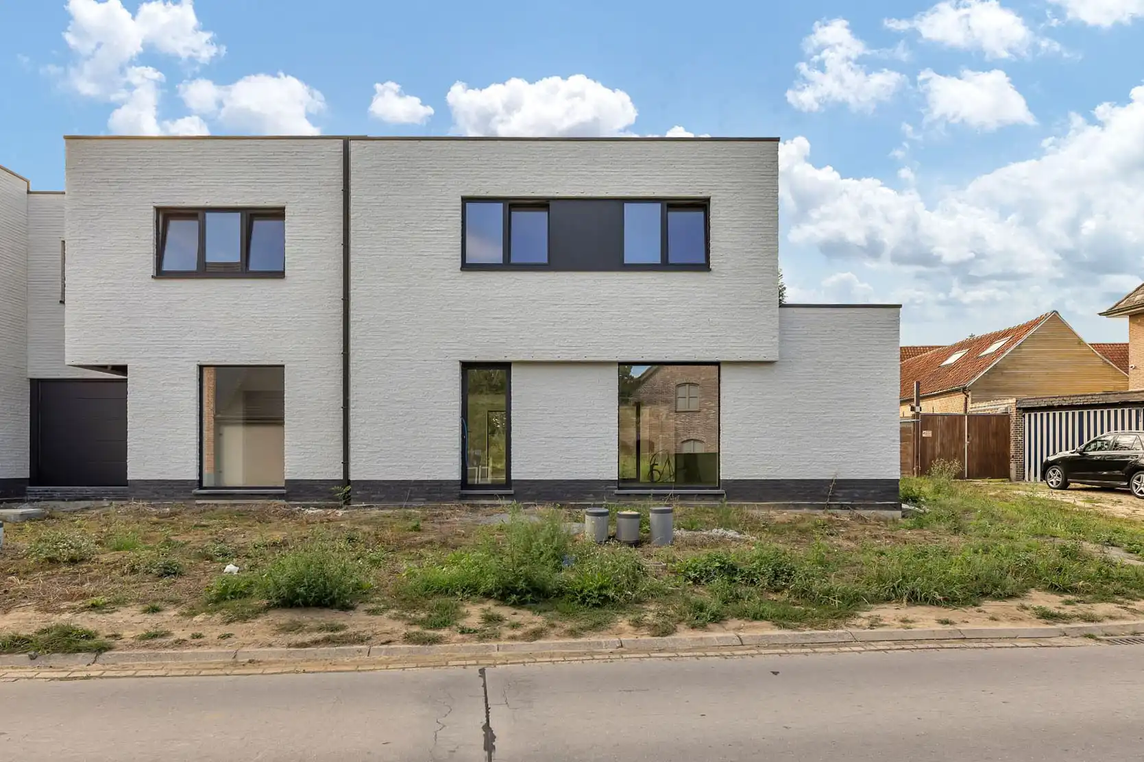 Nieuwbouwwoning met 3 slaapkamers foto {{pictureIndex}}