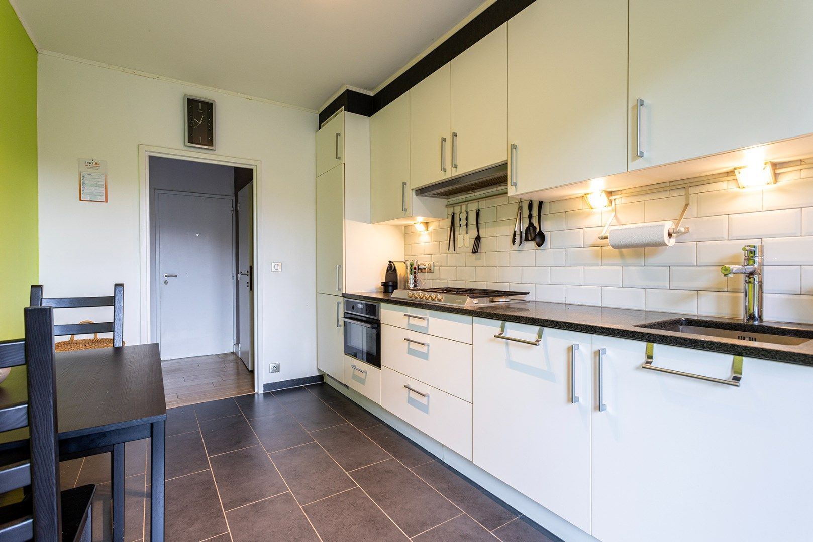 Instapklaar gelijkvloers appartement met 1 slaapkamer en tuin! foto 3