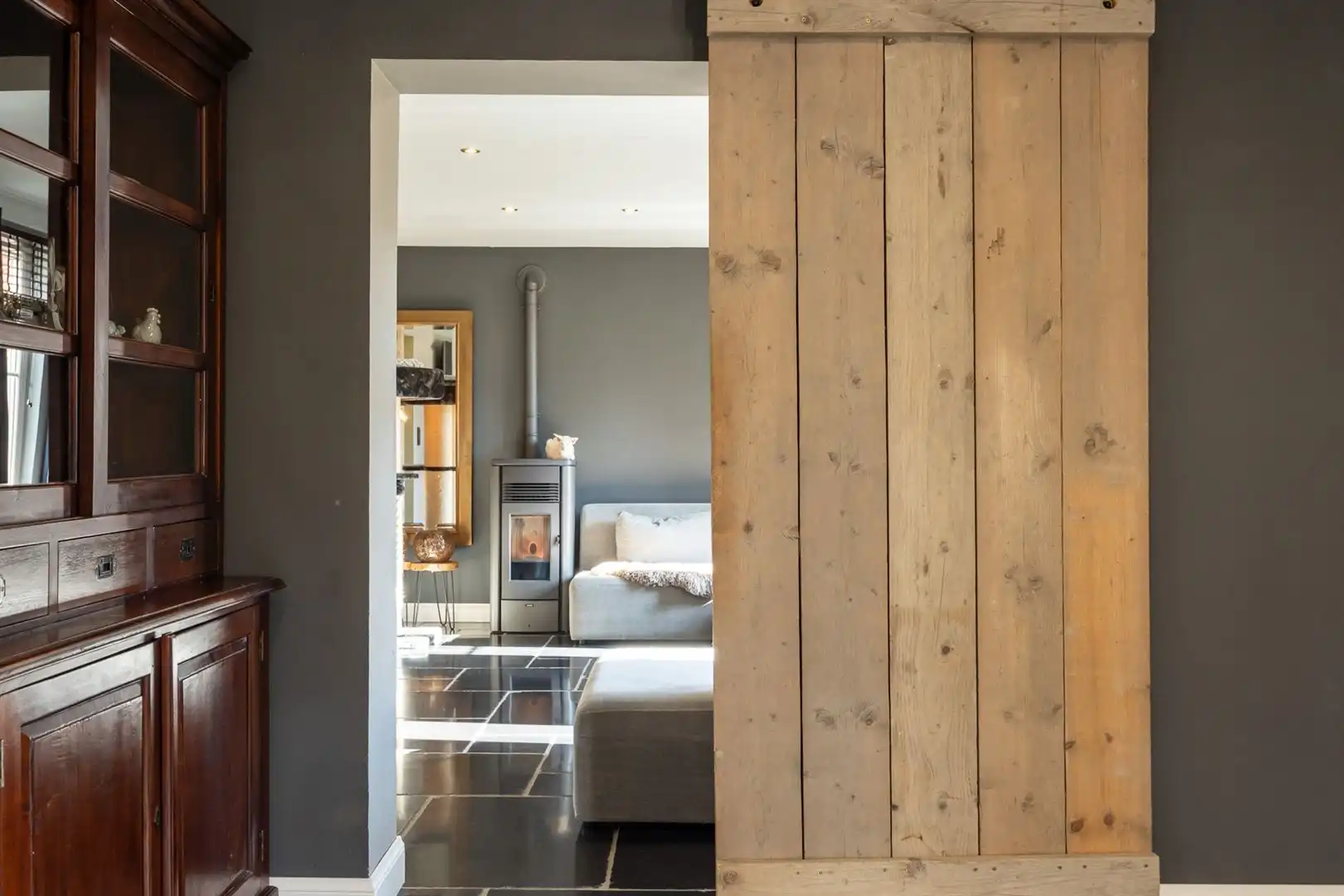 Een thuis vol sfeer met 5 slpks en een mooie tuin! foto 10