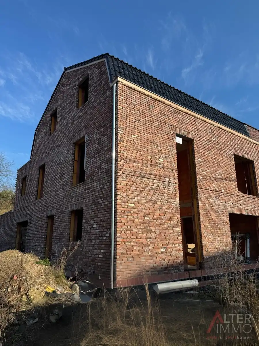 Ruime ruwbouwwoning met uitzonderlijk potentieel! foto 2