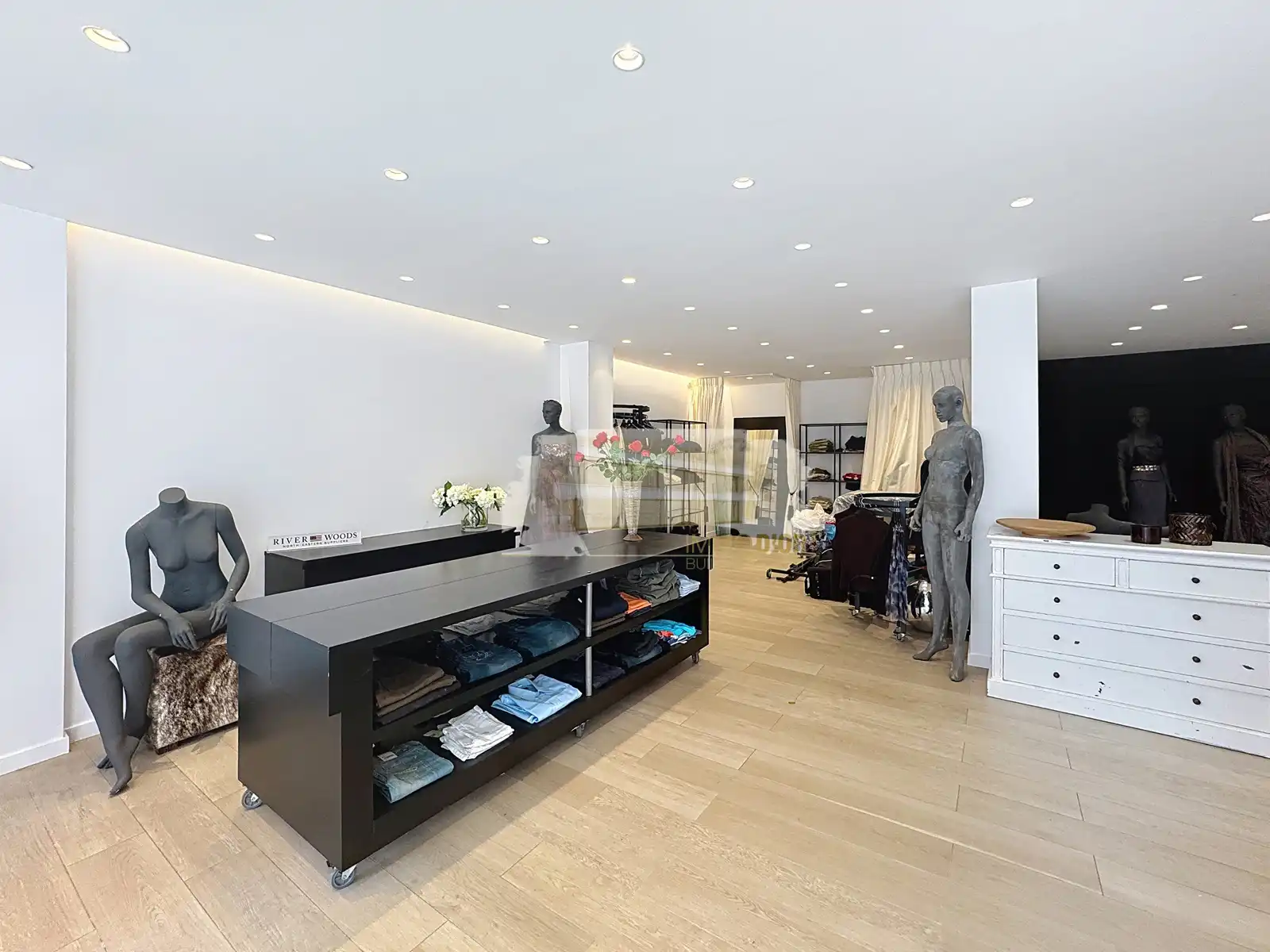 Commerciële ruimte te huur foto 2