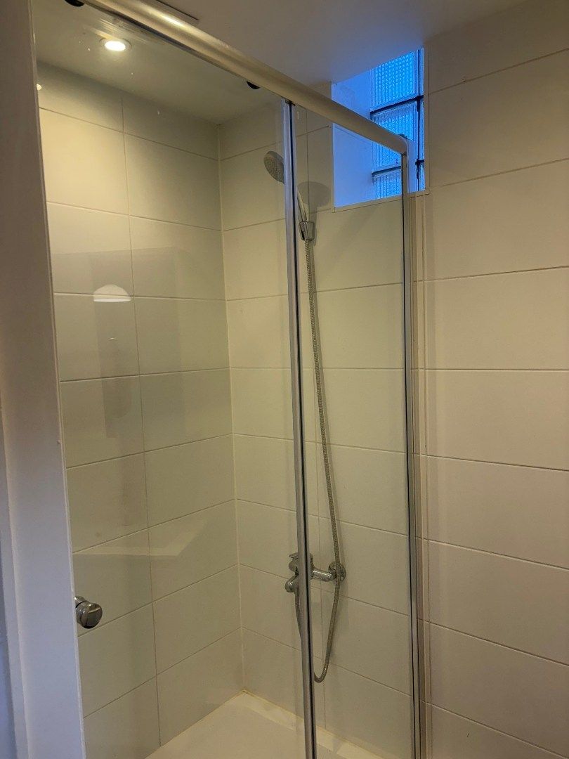 Ongemeubeld appartement met 2 slaapkamers - mooi open zicht foto 11