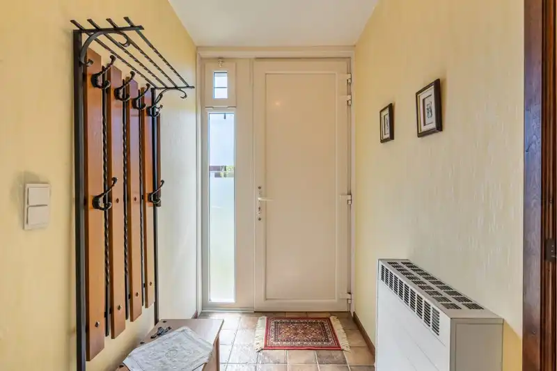 Gelijkvloerse bungalow op een perceel van 20are foto 5
