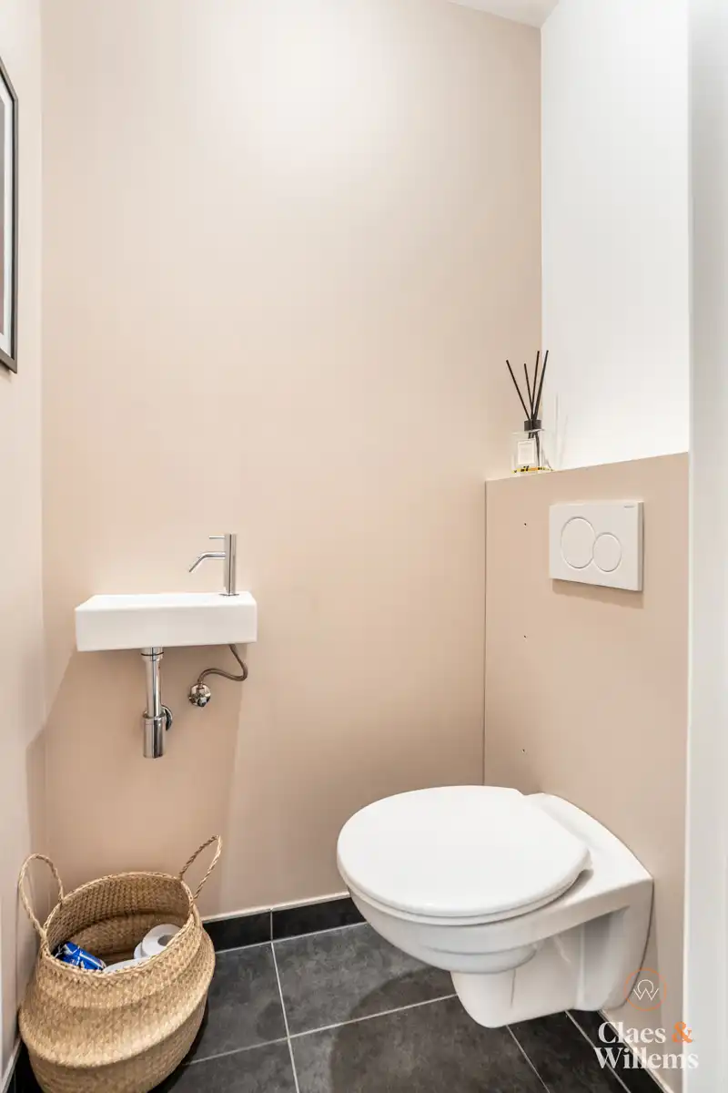Charmant instapklaar appartement met terras te Halle foto 11