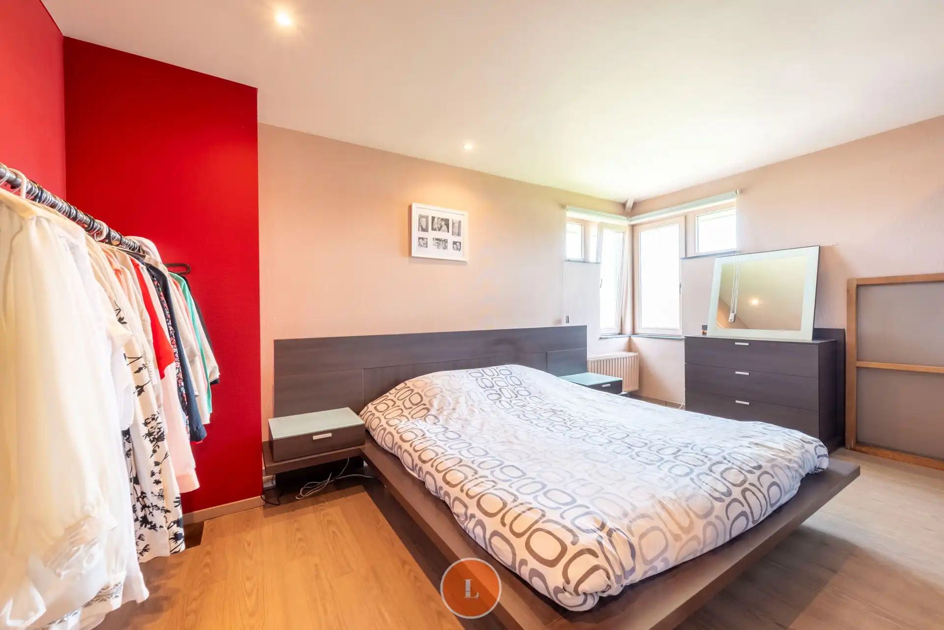 Prachtige villa met praktijkruimte en zonnepanelen op toplocatie in Menen foto 18