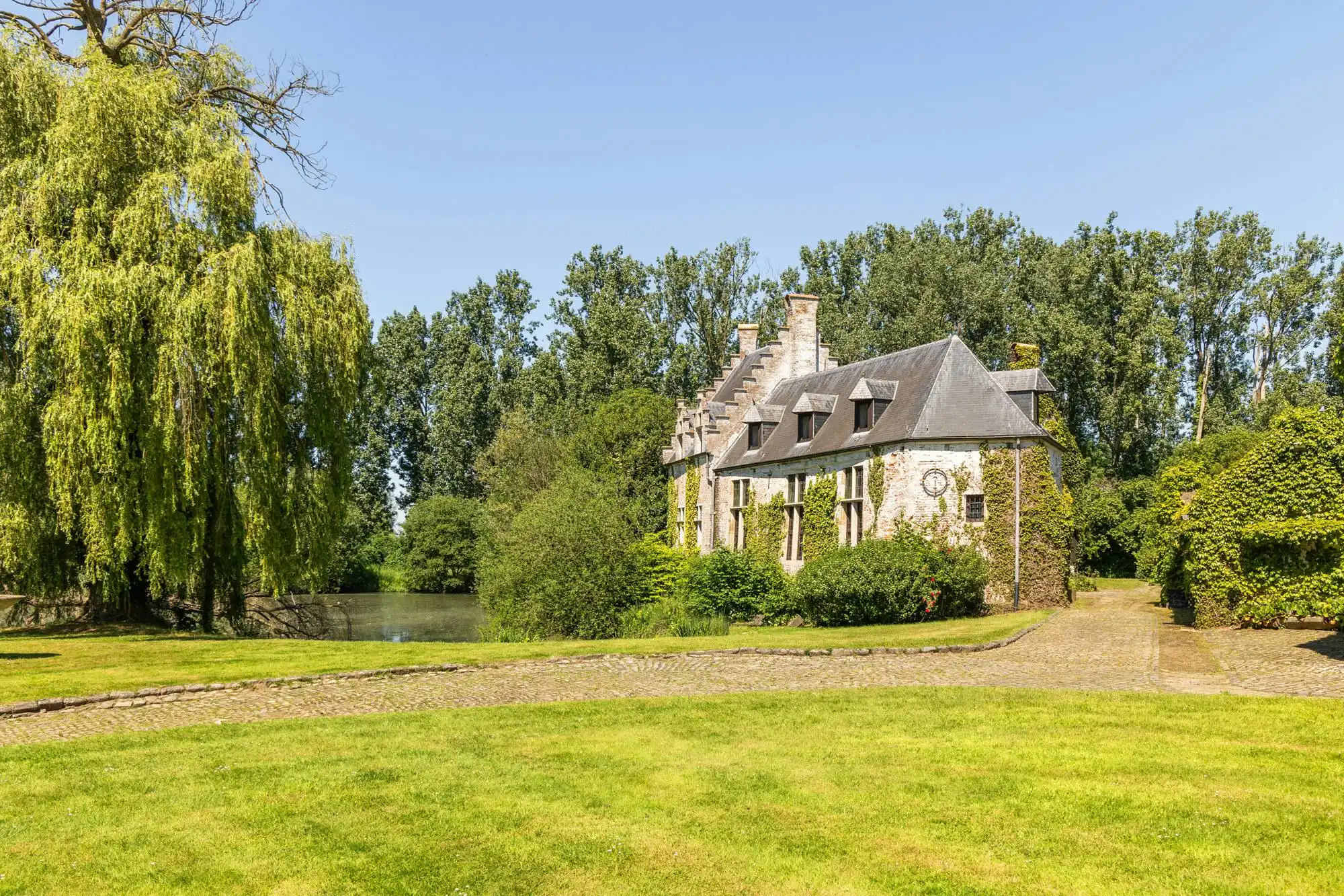 Historische kasteelhoeve en waterburcht te koop in Grimbergen  foto 20