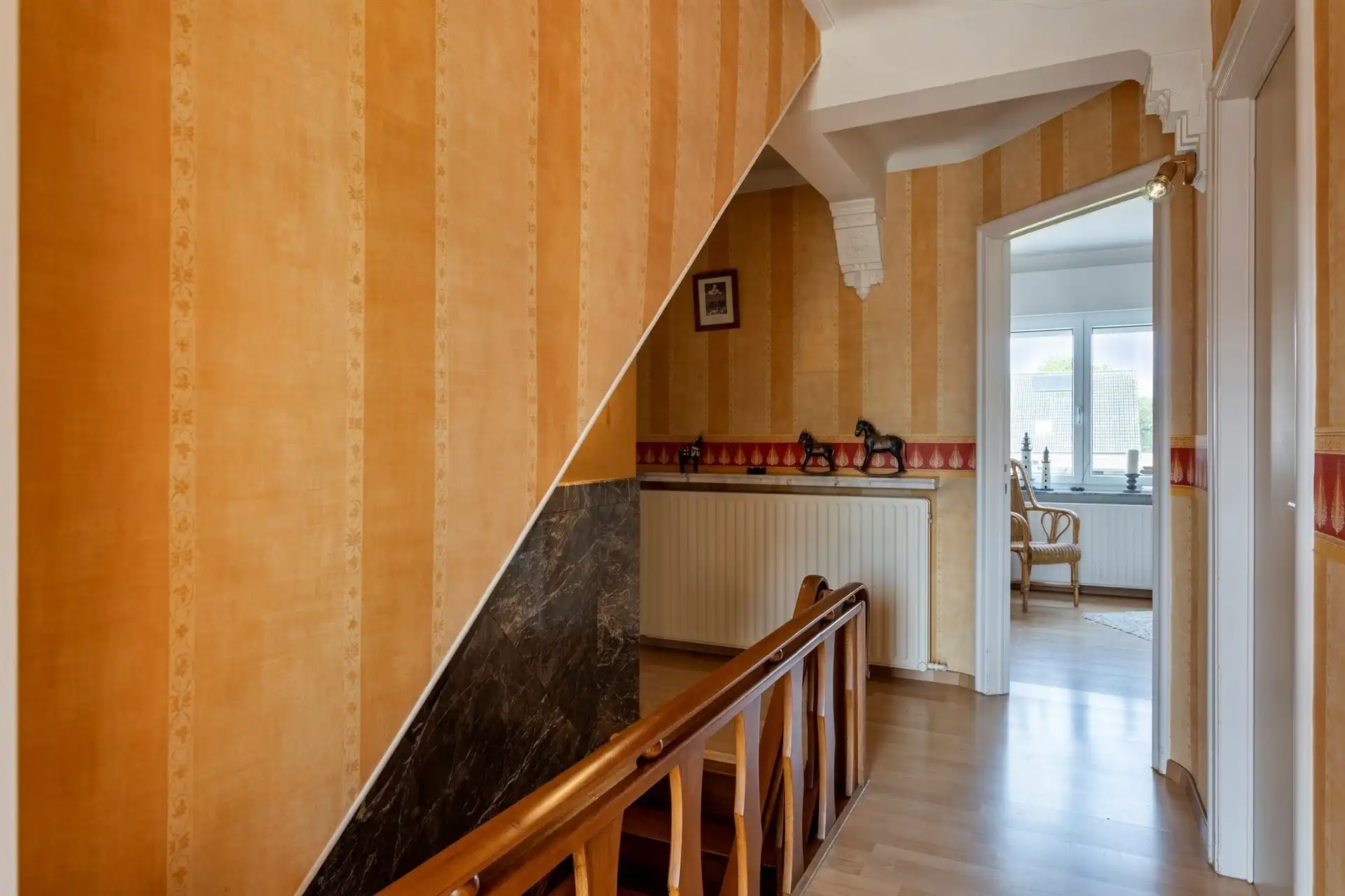 Woning met handelsruimte op commerciële topligging te Mazenzele foto 17