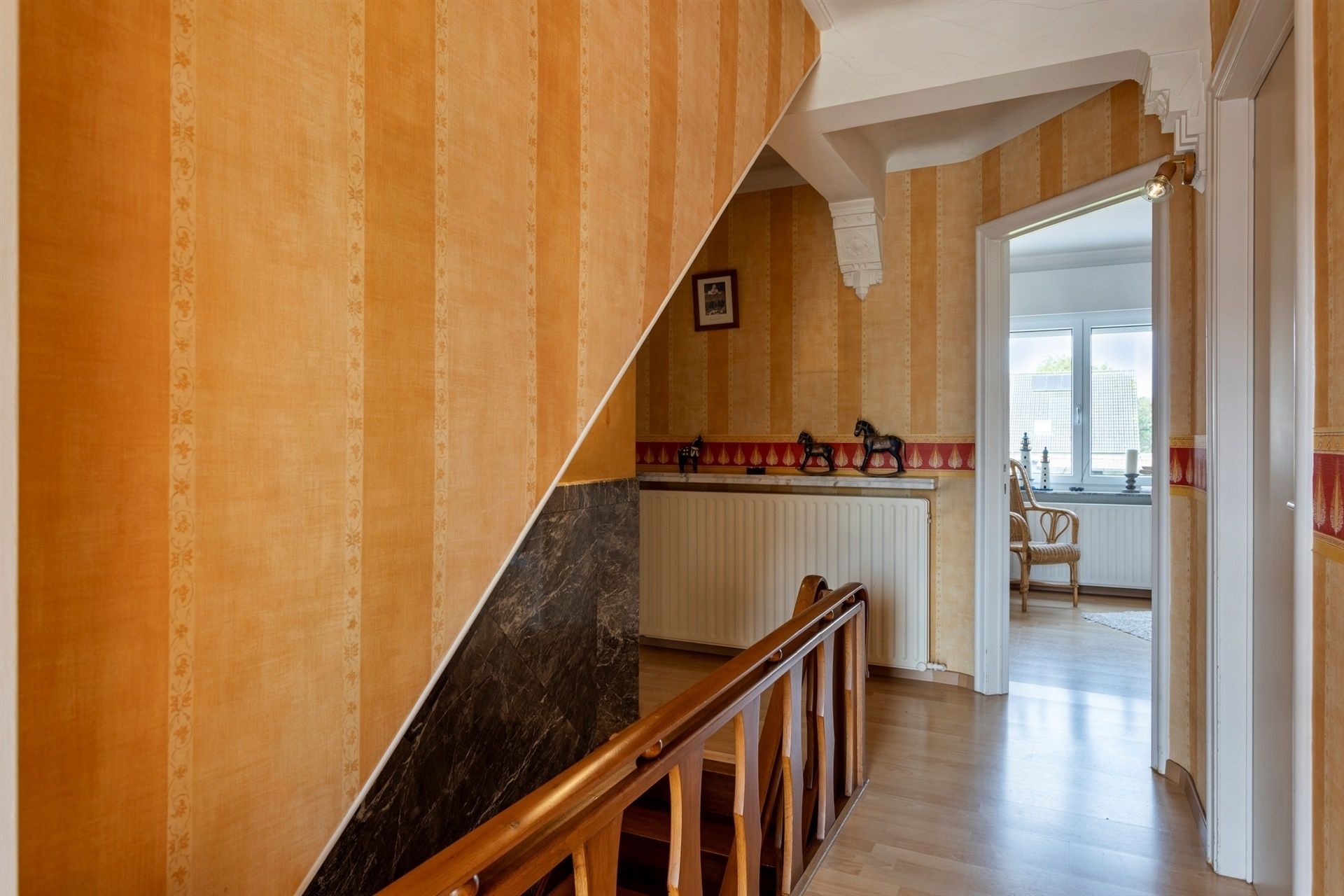 Woning met handelsruimte op commerciële topligging te Mazenzele foto 17