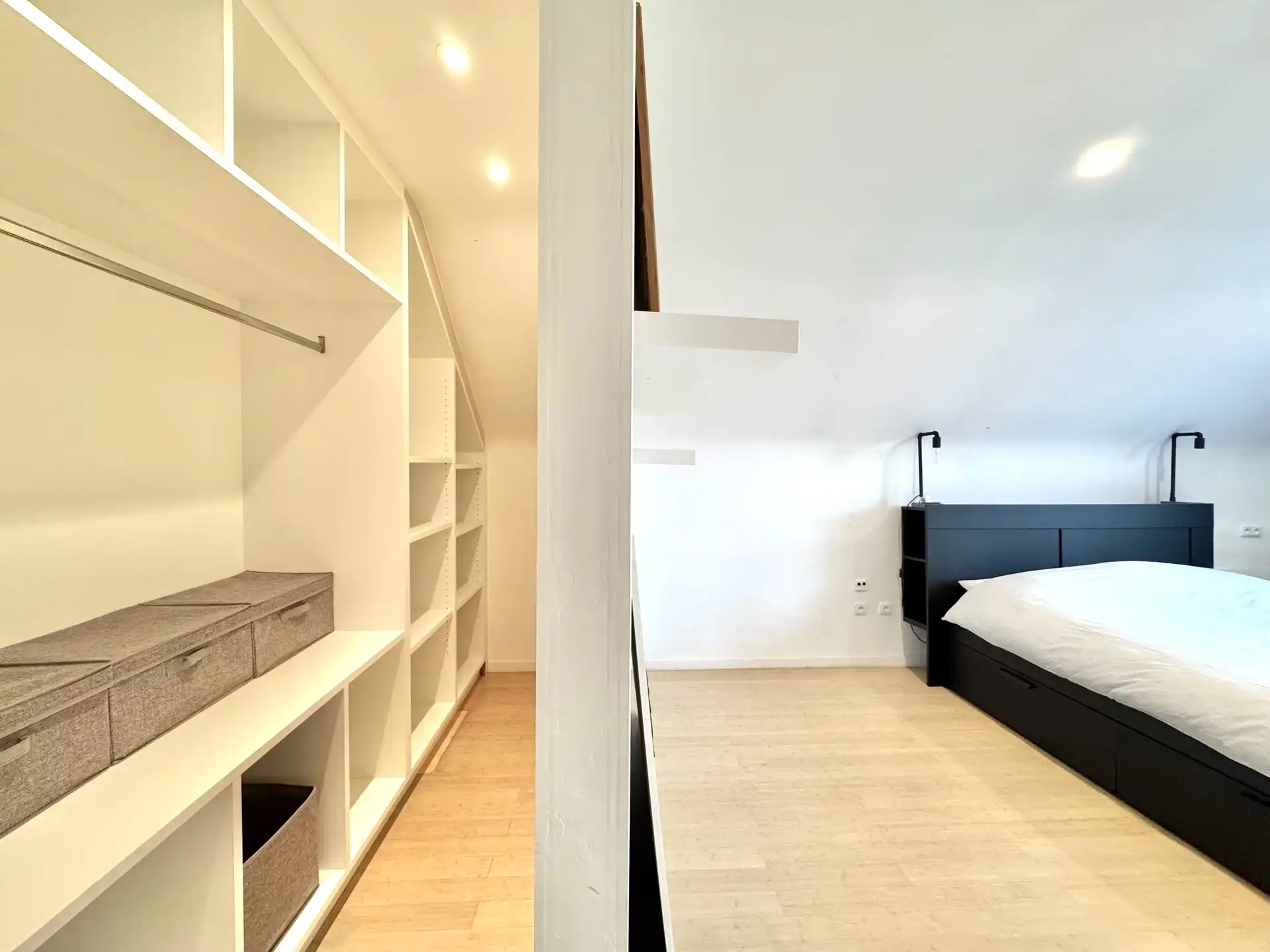 RUIME TIJDLOZE VILLA MET ZWEMBAD foto 45