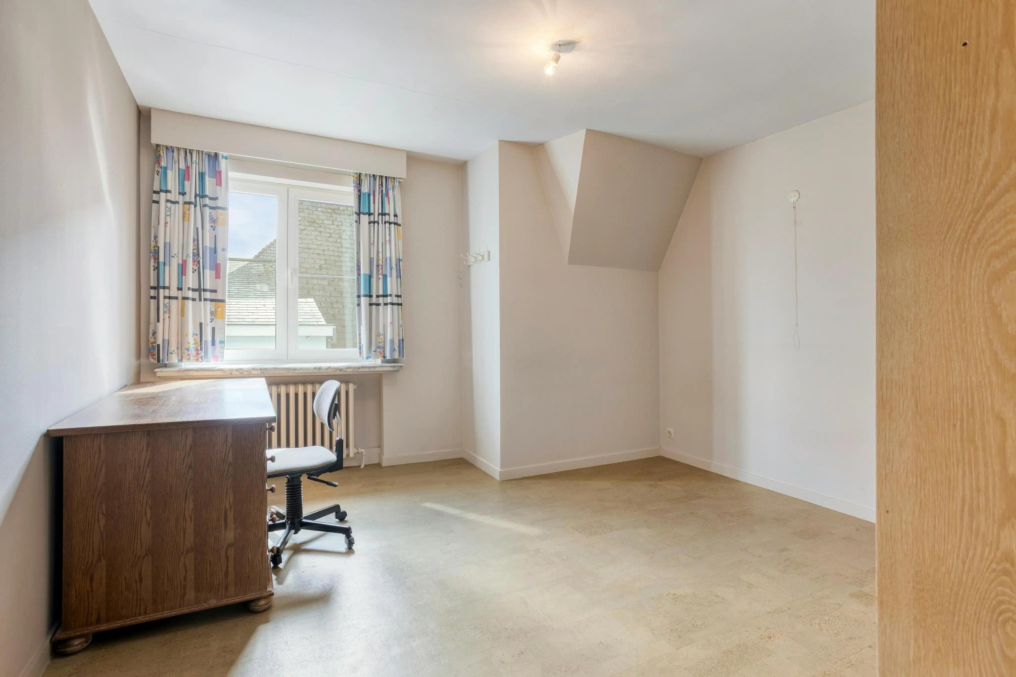 Ruime eigendom met woning, loods en extra bouwgrond foto 11