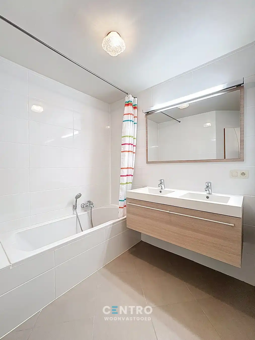 CENTRAAL gelegen appartement met 3 slpks en 2 badks! foto 8