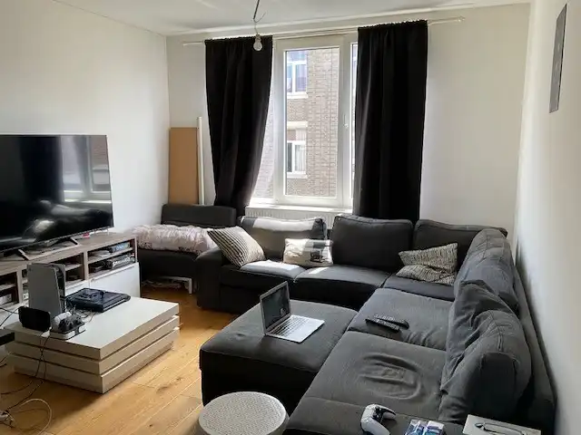 Stijlvolle Duplex te huur aan de Rue Félix Terlinden in Etterbeek - Geniet van modern comfort in een karaktervol gebouw uit 1938! foto 4