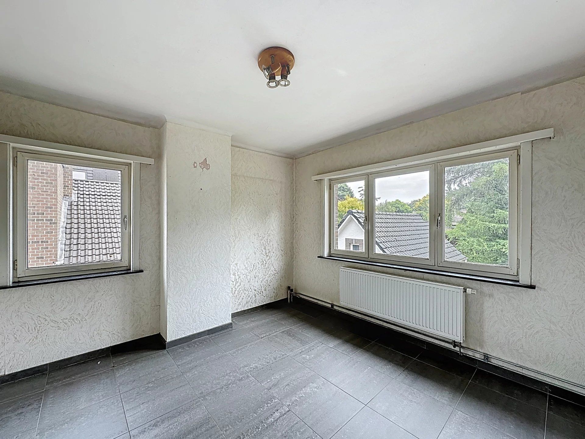 Op te knappen woning met 3, mog. 5 slaapkamers op groot perceel van +/- 10 are. foto 17