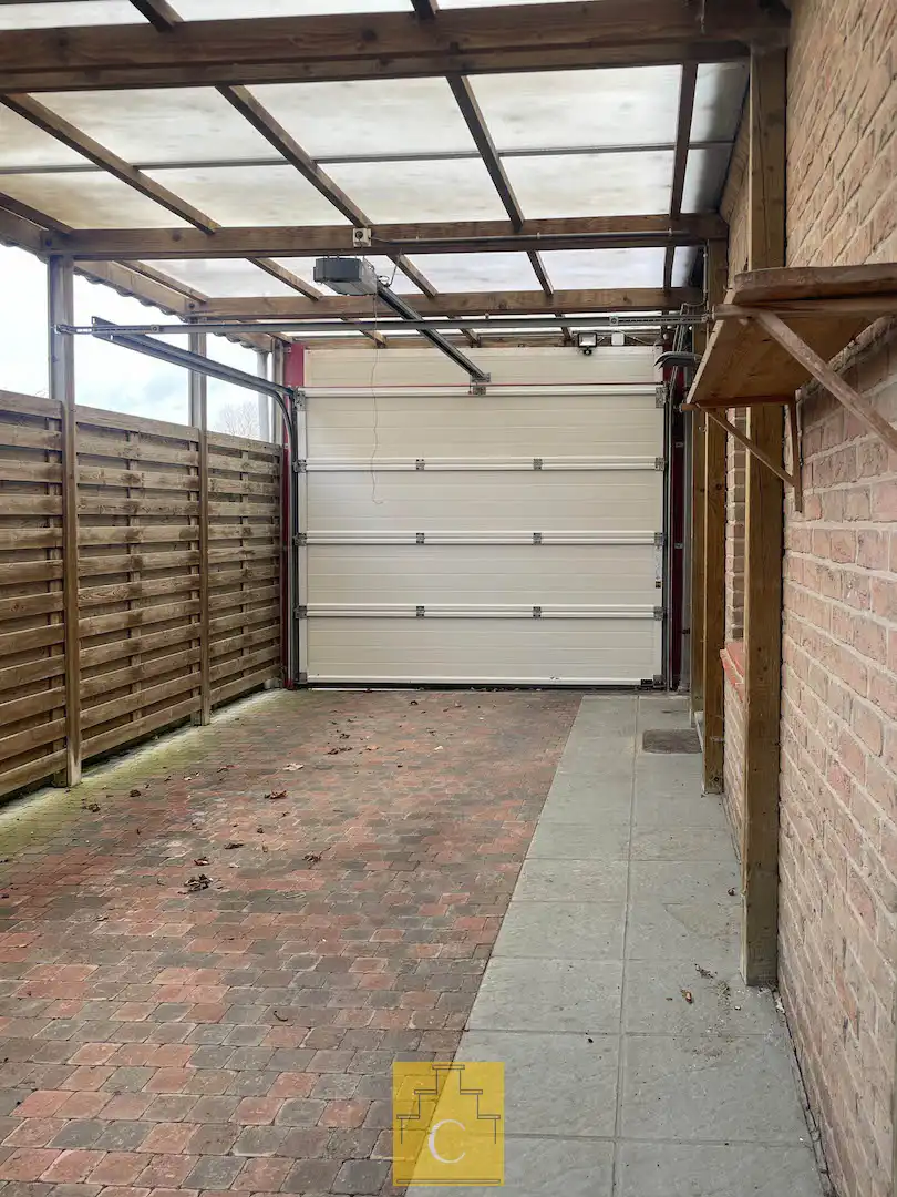 Verzorgde woning met zongerichte tuin op gegeerde locatie te Sint-Michiels foto 15