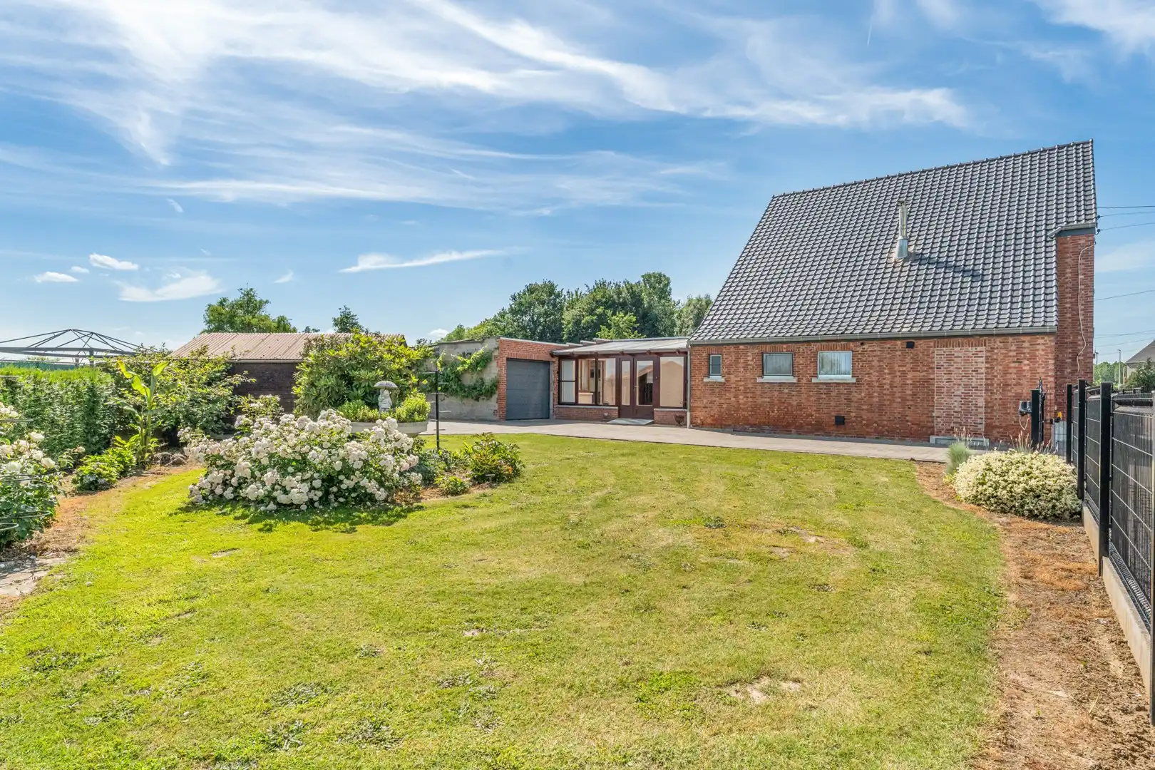 Charmante gezinswoning met prachtige tuin op een perceel van ca. 3.348 m² foto 24