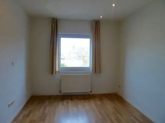 Genk, Jan Habexlaan 7 bus 22: Ruim en degelijk appartement appartement met 2 slaapkamers, ondergrondse autostaanplaats en zuidgericht terras. foto 9