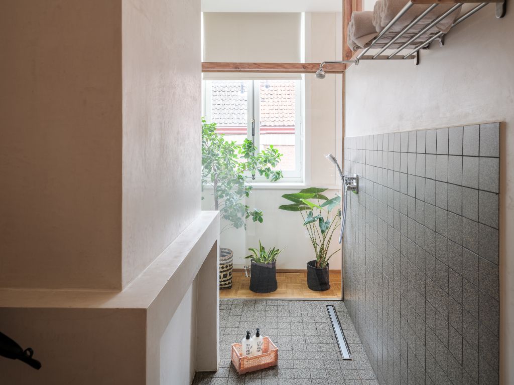 Bijzonder duplexappartement (240 m²) met vier slaapkamers, telkens met eigen sanitair en buitenruimte, gelegen in een kleinschalige residentie nabij het Zuid. foto 6