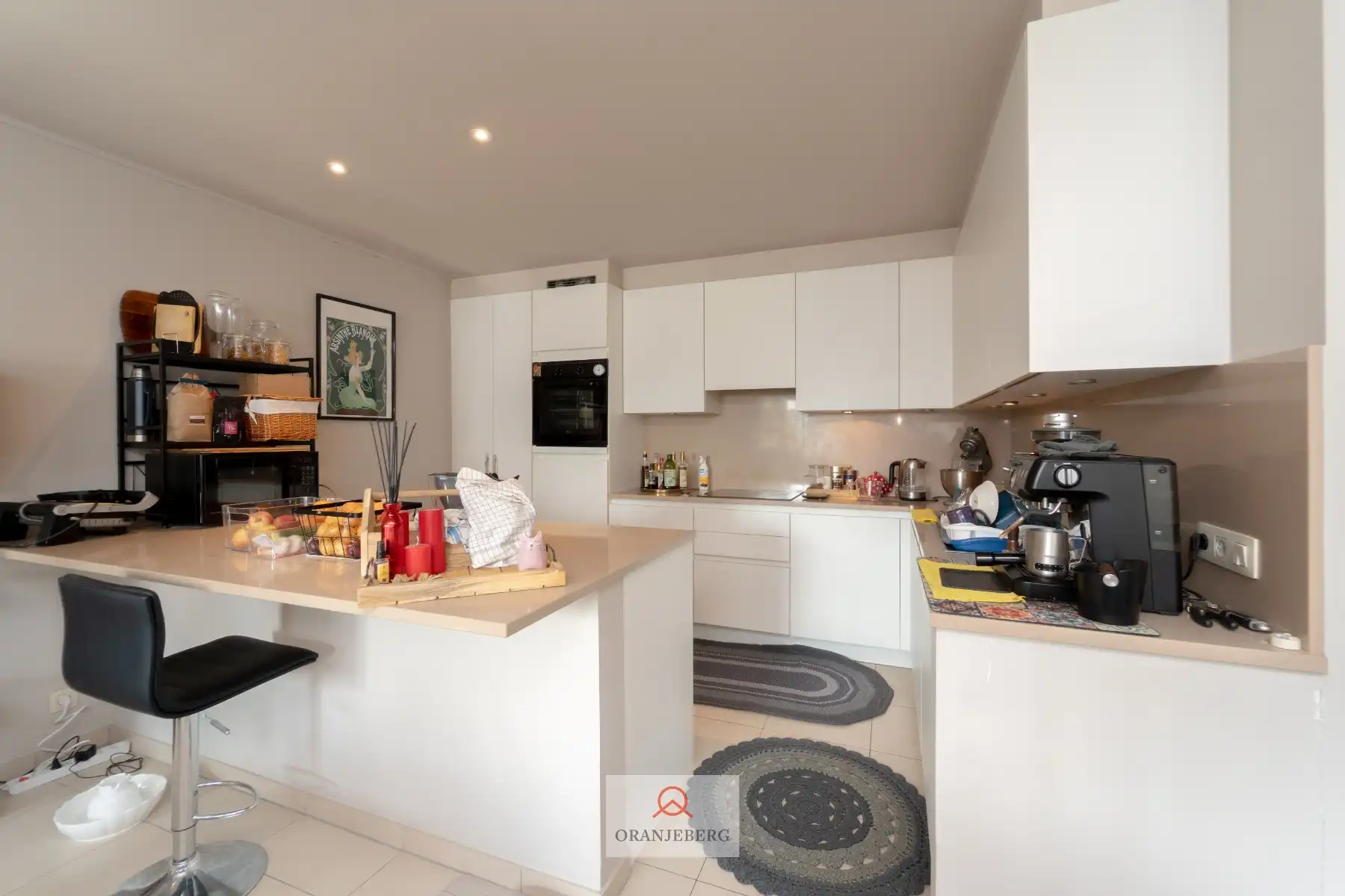 Gelijkvloers 3 slpk appartement met groot terras vlakbij Station foto 3