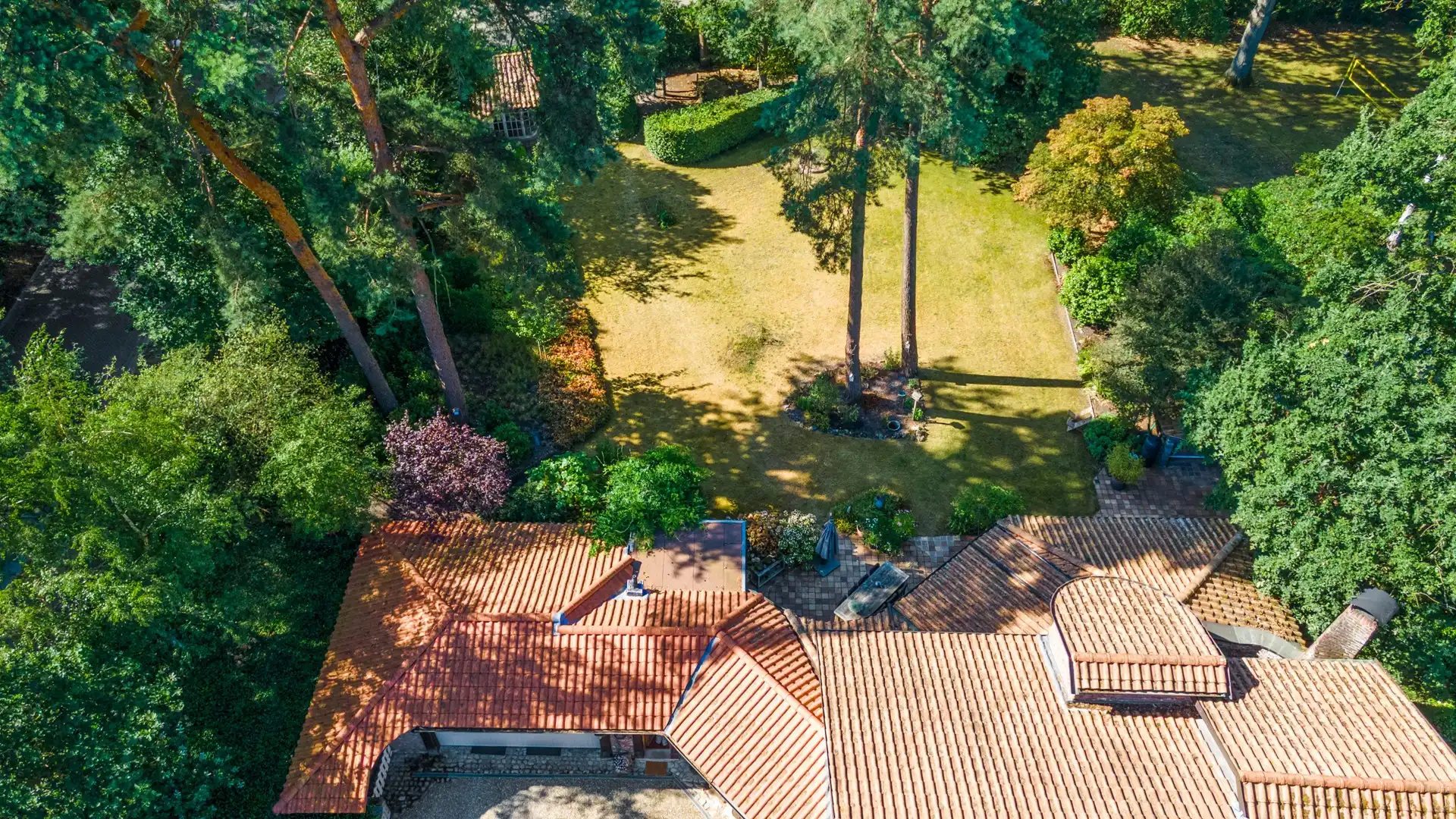 Vlassak-Verhulstvilla op uitstekende locatie foto 4