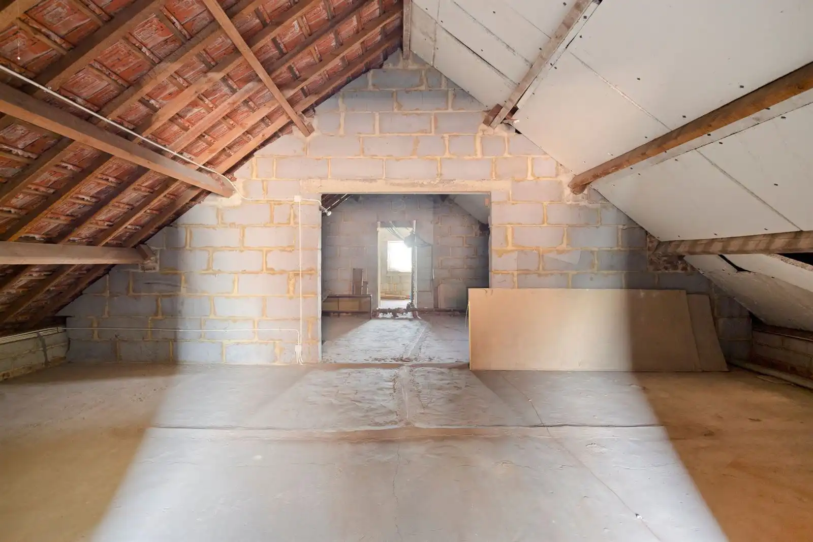 Alleenstaande woning met 3 slaapkamers garage en tuin  foto 20