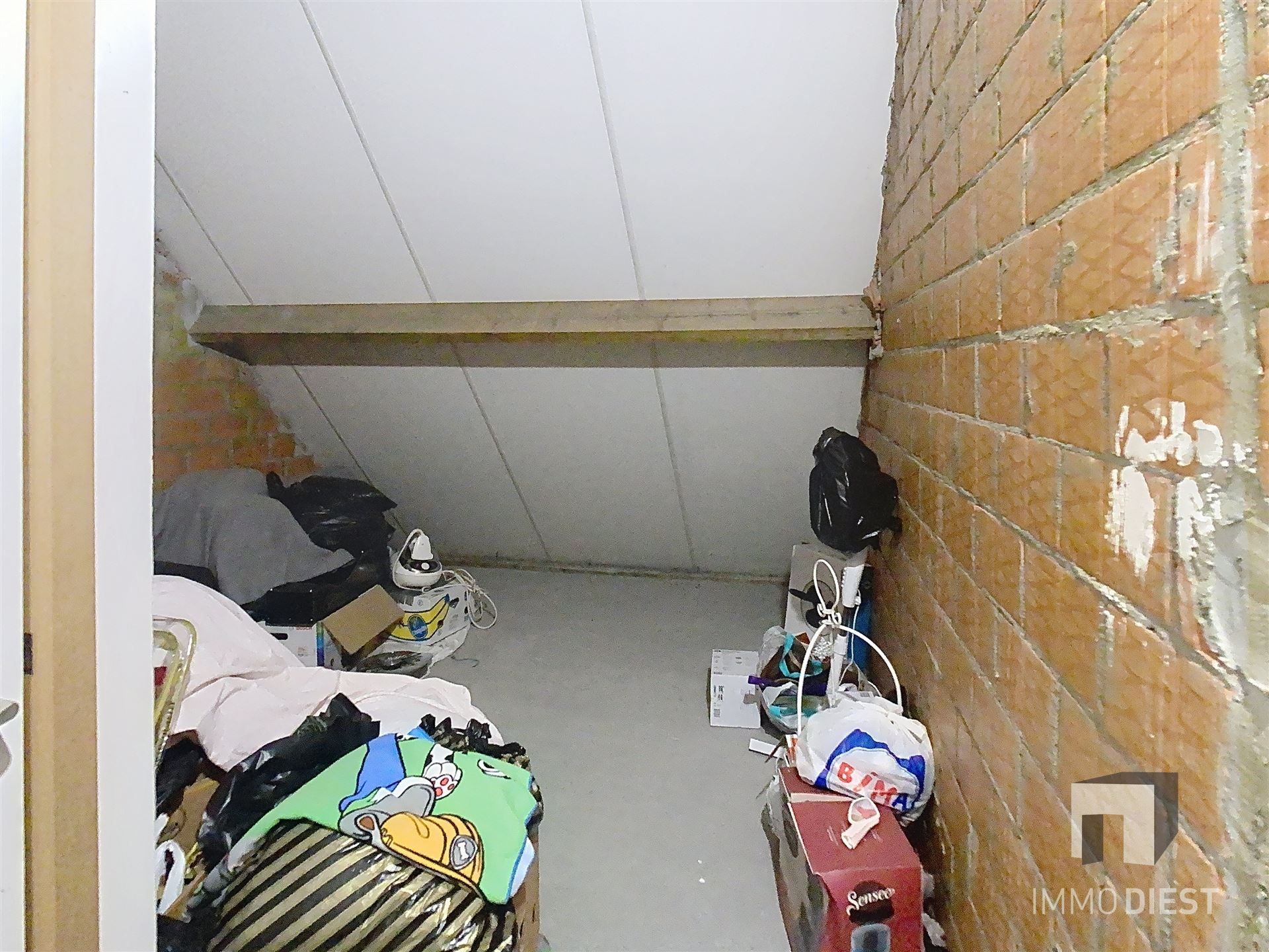 Fraaie bel-étage woning met garage in de stadsrand foto 38