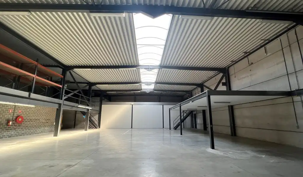 Bedrijfsgebouw met villa te huur langs  E17 in  Kruisem foto 4
