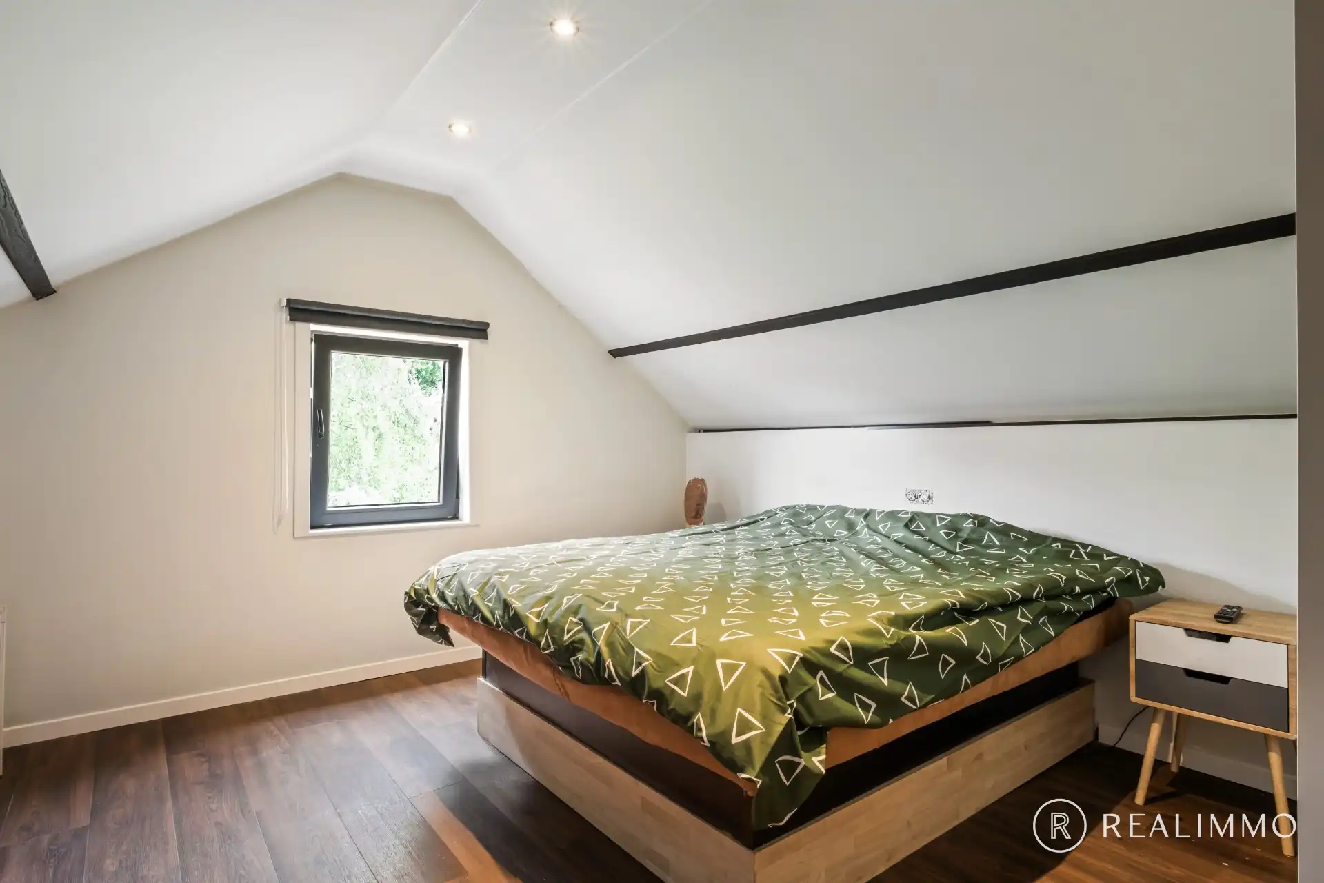 Gerenoveerde woning met 5 slaapkamers in Desselgem foto 14