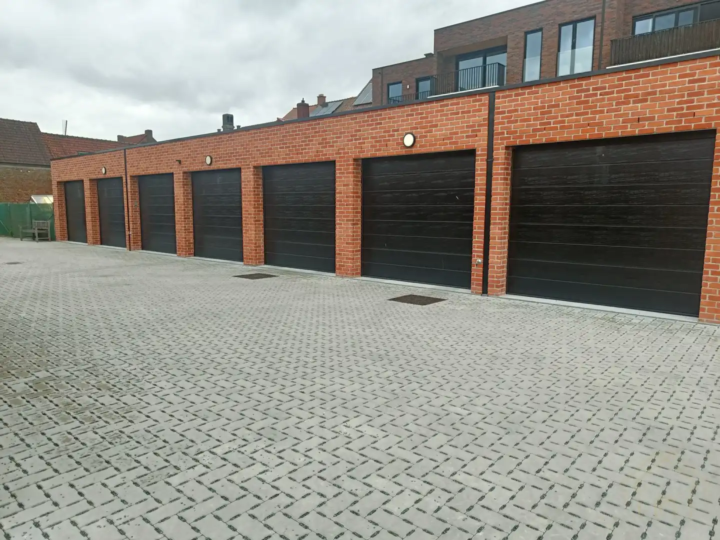 Instapklaar appartement met twee slaapkamers en garage, zuidgericht! foto 13