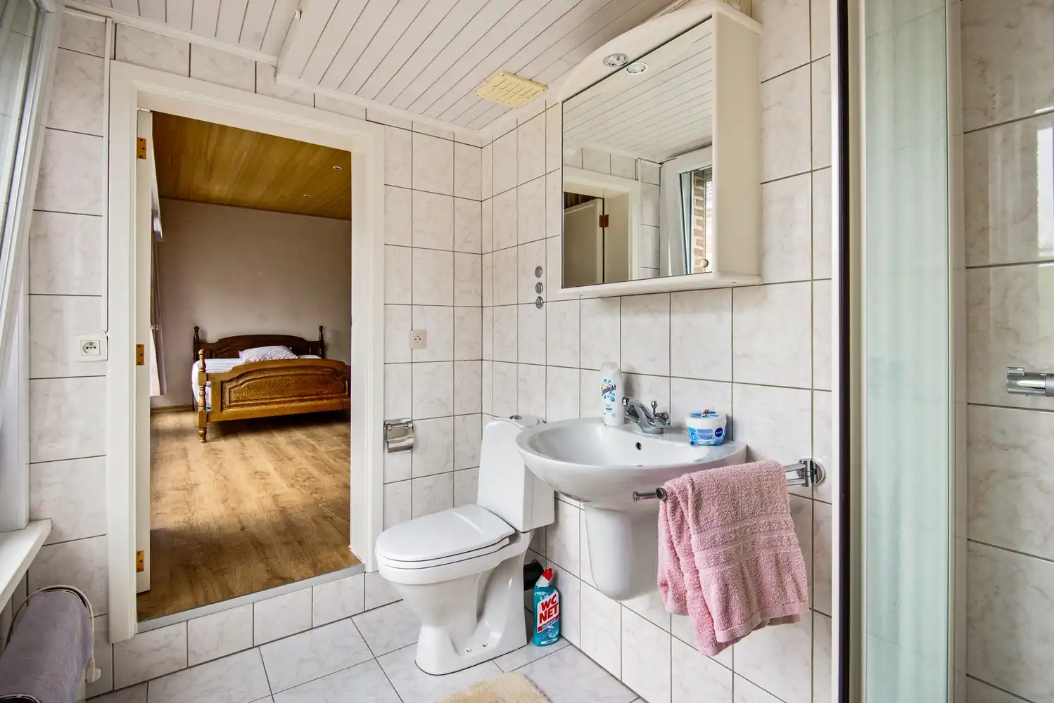 Te renoveren woning met drie slaapkamers en een garage in Kessel foto 12