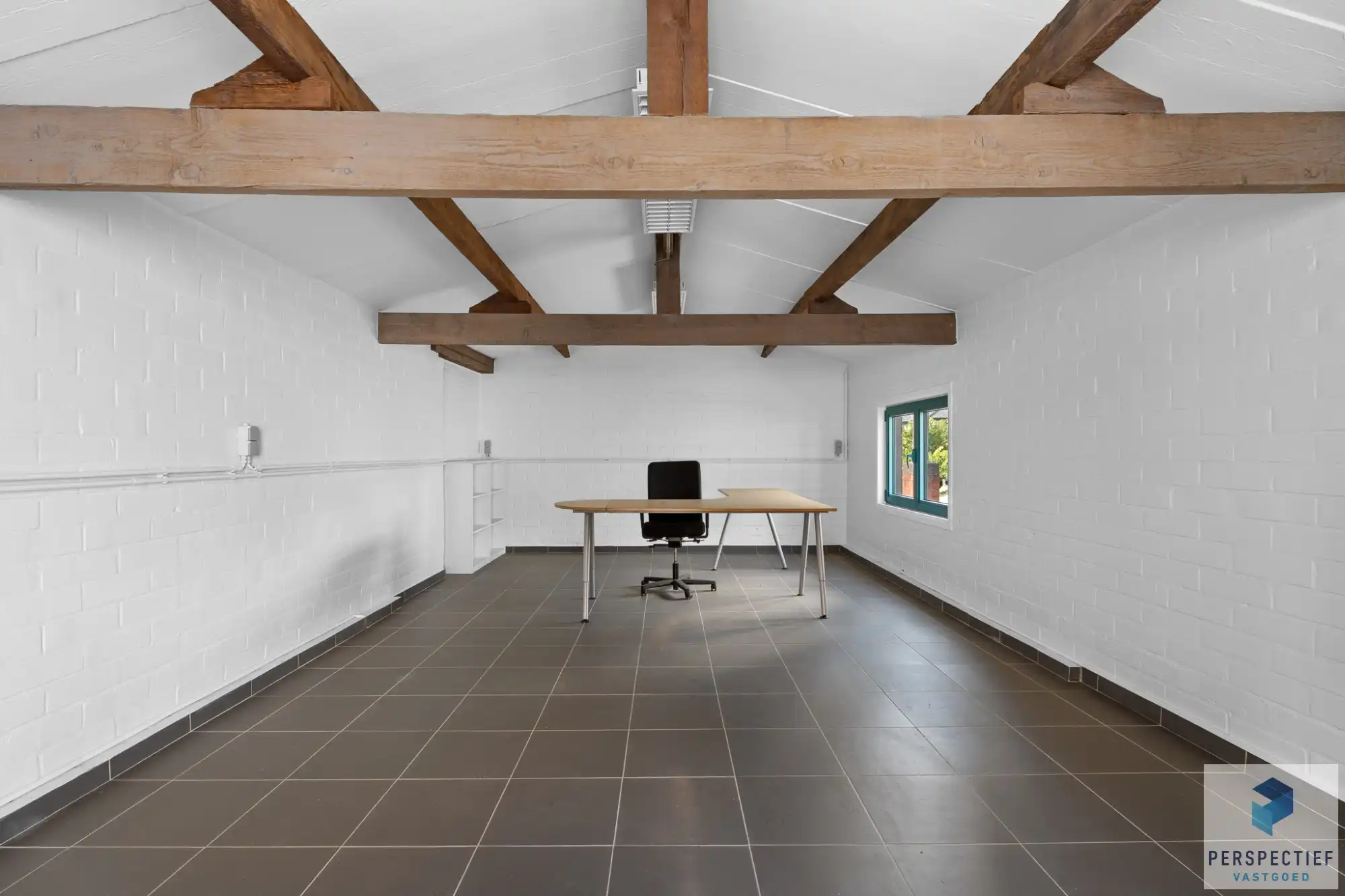 Veelzijdig handelshuis/kantoorgebouw foto 18