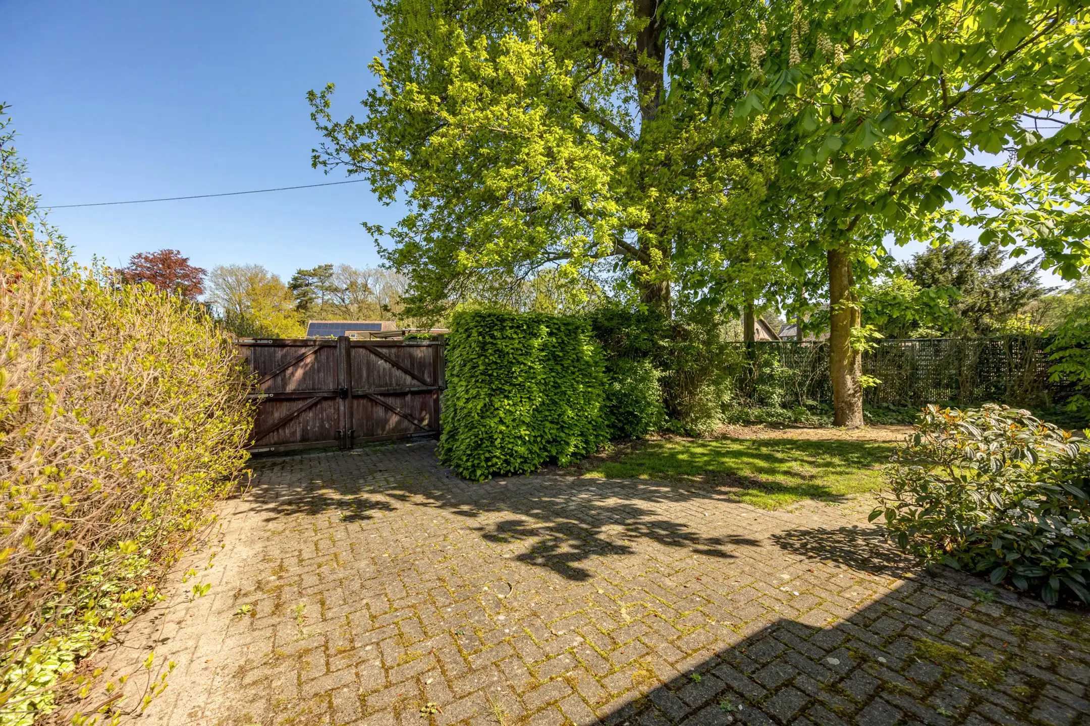 Charmante woning met 4 slpks op 742 m² met achteringang foto 37