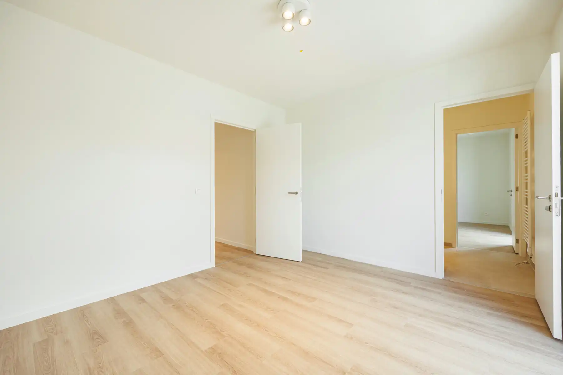 Nieuw appartement met 2 slaapkamers, terras en staanplaats foto 8
