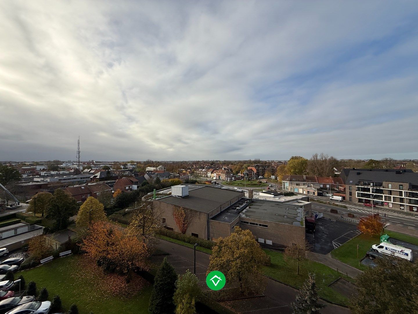 Instapklaar appartement met twee slaapkamers, ruim terras met prachtige vergezichten en kelderberging te Roeselare foto 12