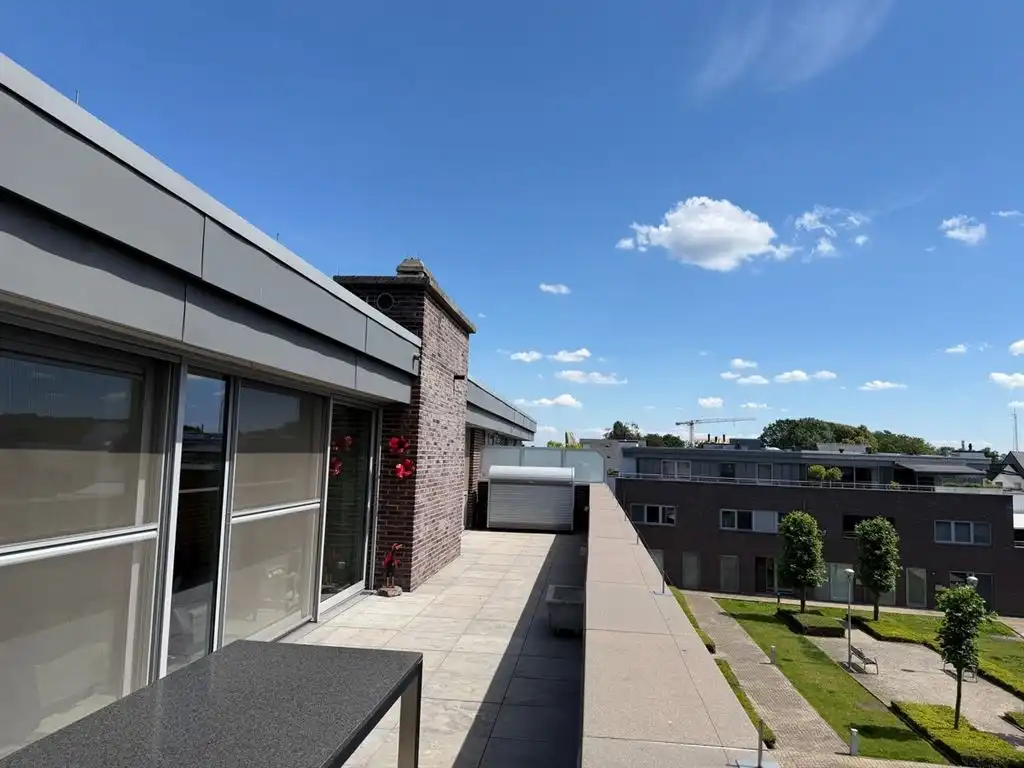 Instapklaar penthouse met terras aan voor- en achterzijde foto 4