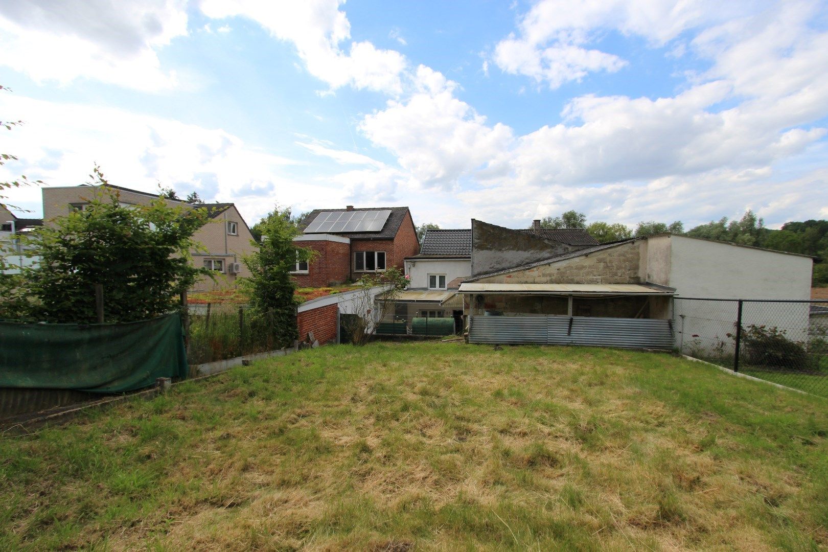 Woning met grote tuin in rustige straat aan het stadscentrum foto 3