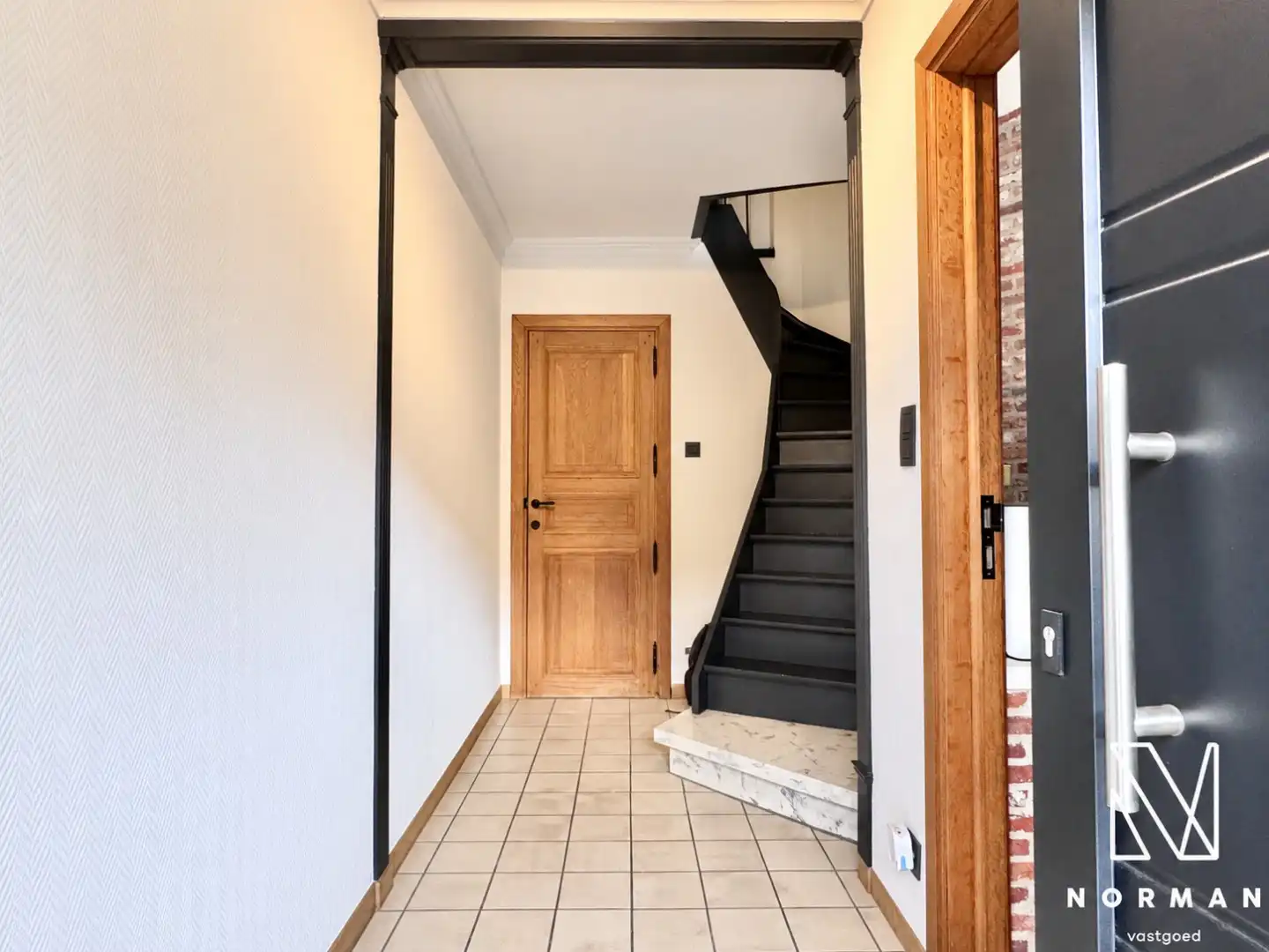 Instapklare woning te koop in rustige woonwijk te Bavikhove met tuin, garage en uitweg! foto 3
