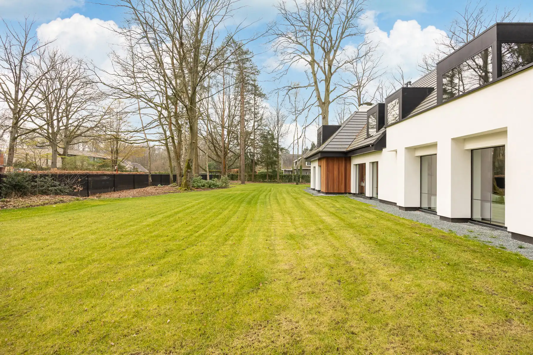 Luxueuze vernieuwbouwvilla met high-end afwerking foto 26