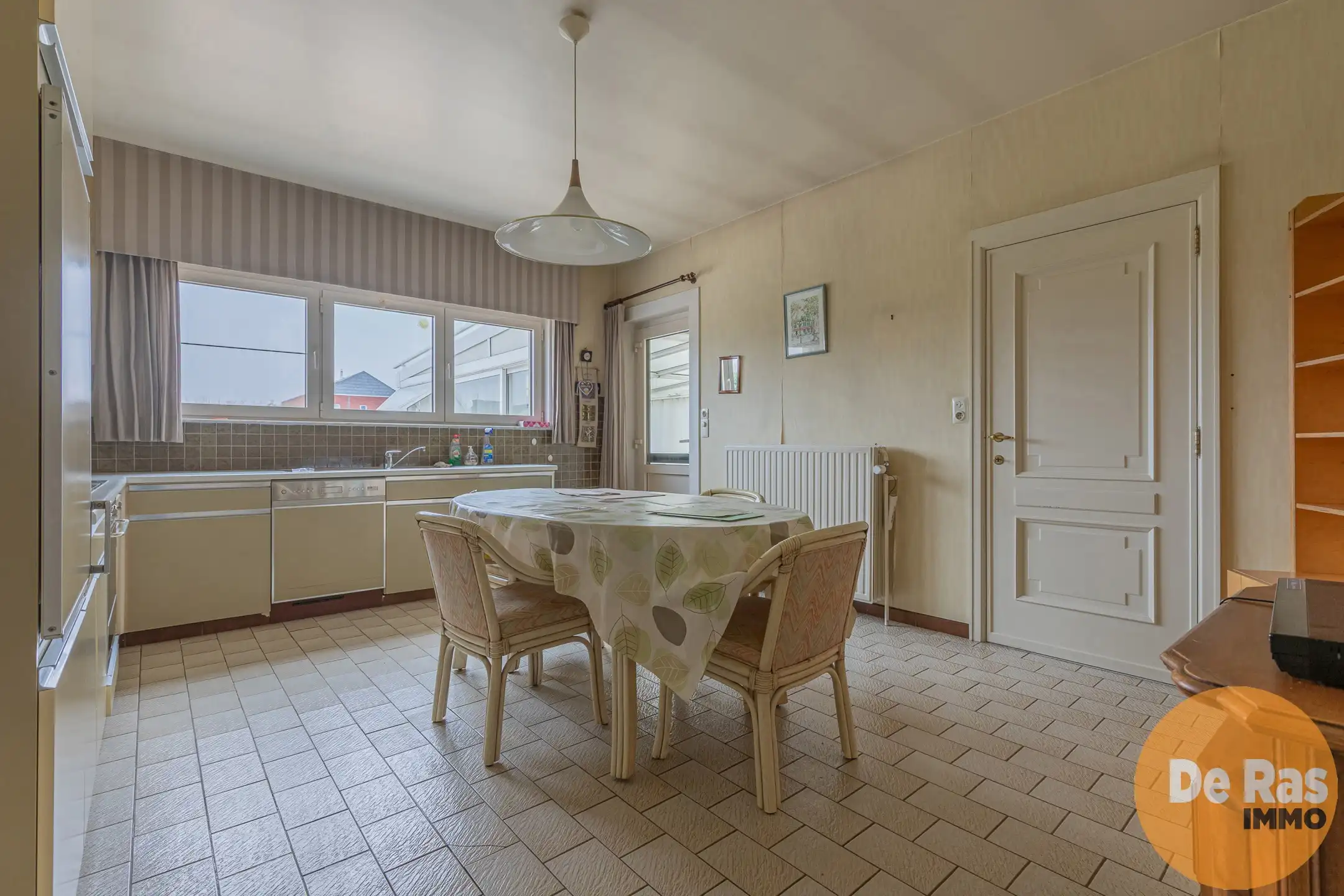 ERPE-MERE - Grote gezinswoning met berg-/werkruimte foto 10