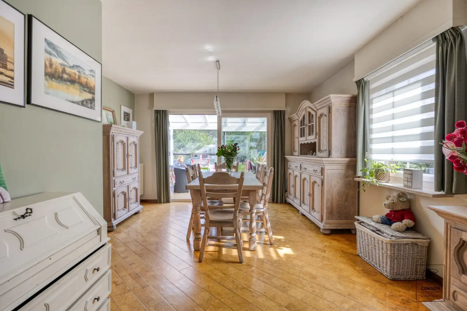 Ruime woning met 4 slaapkamers op een rustige ligging te Hoogstraten! foto 5