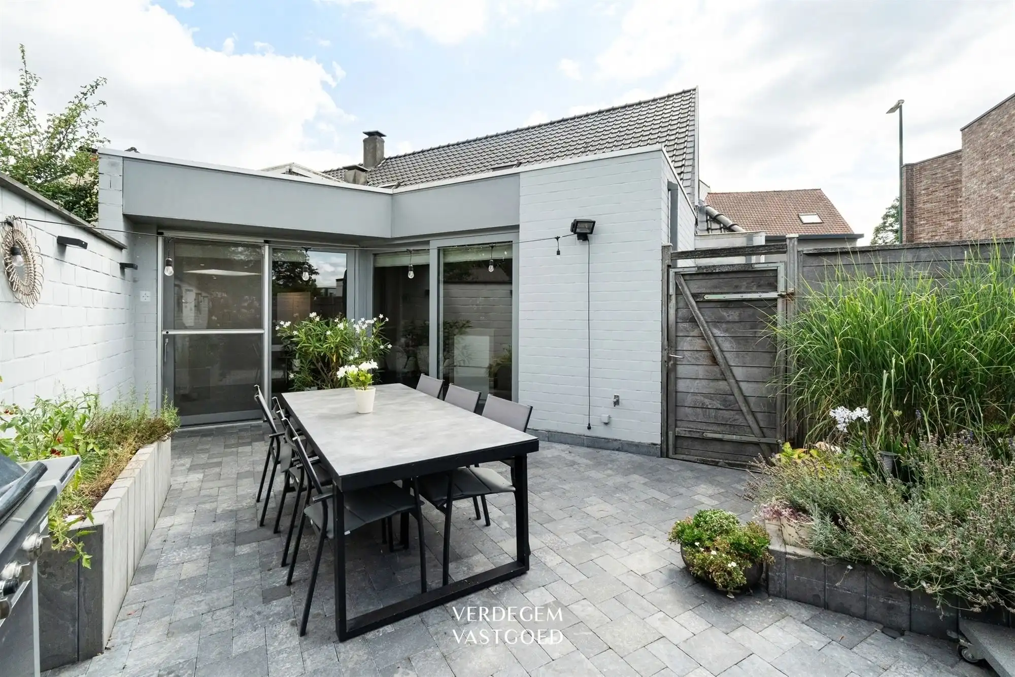Handelspand met volwaardige woonst op toplocatie in Evergem foto 16