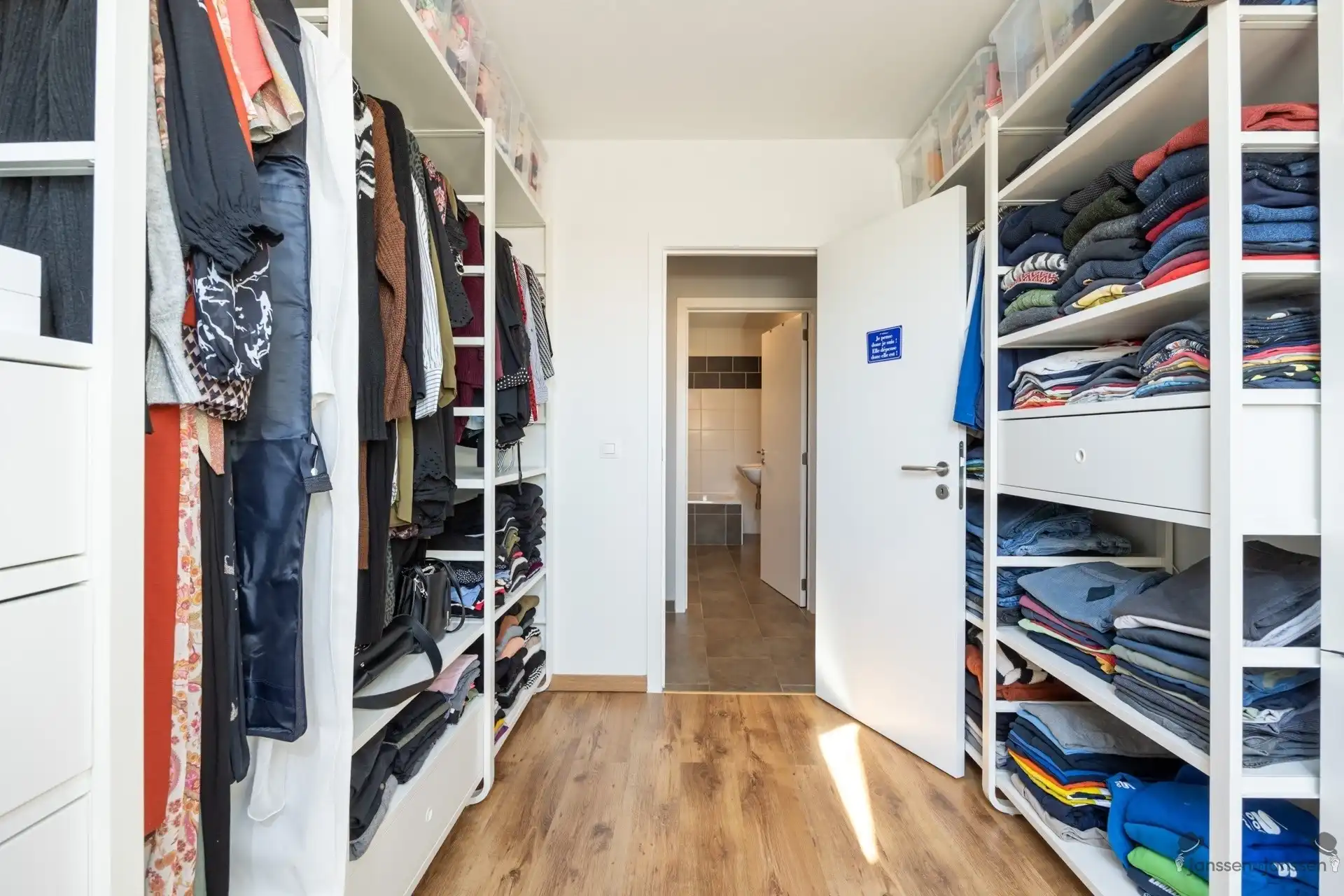 dakappartement met 3 slpkmrs, terras & parkeerplaats foto 14