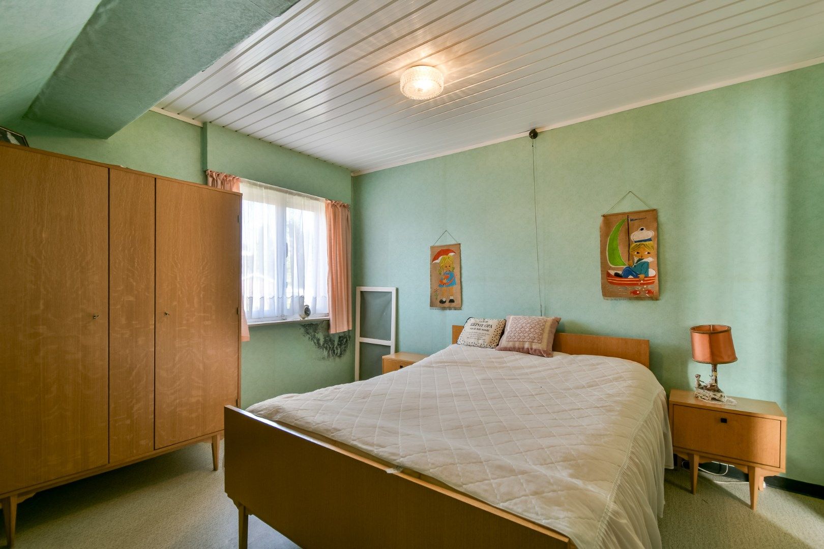 Te renoveren woning omgeven door groen! foto 9