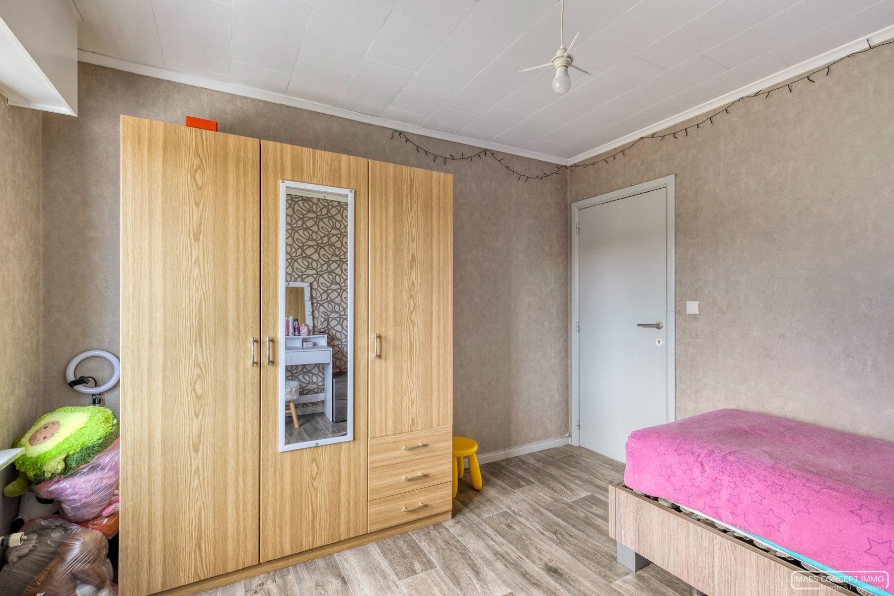 Ruime woning te koop te Waregem op strategische ligging foto 16