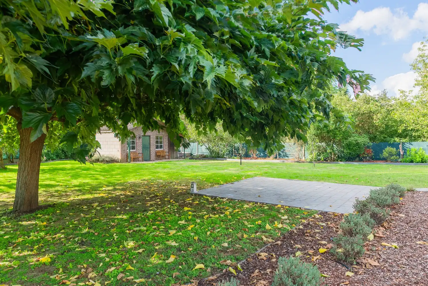 Ruime en uitstekend onderhouden gezinswoning met prachtige tuin en inpandige garage op een perceel van 1.490 m² foto 33