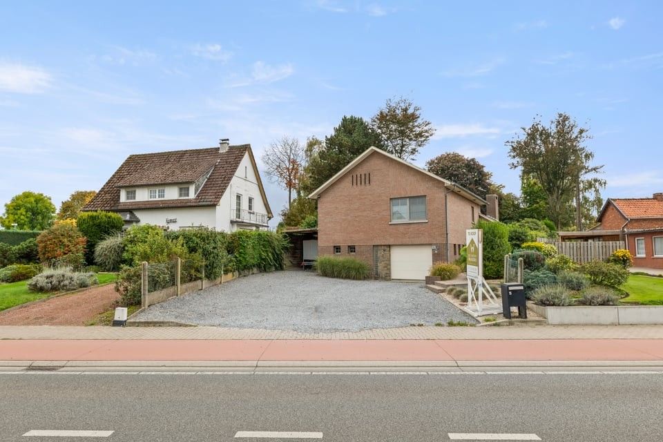 Hoofdfoto van de publicatie: GEZELLIGE OPEN BEBOUWING MET LANDELIJKE CHARME OP EEN MOOI PERCEEL