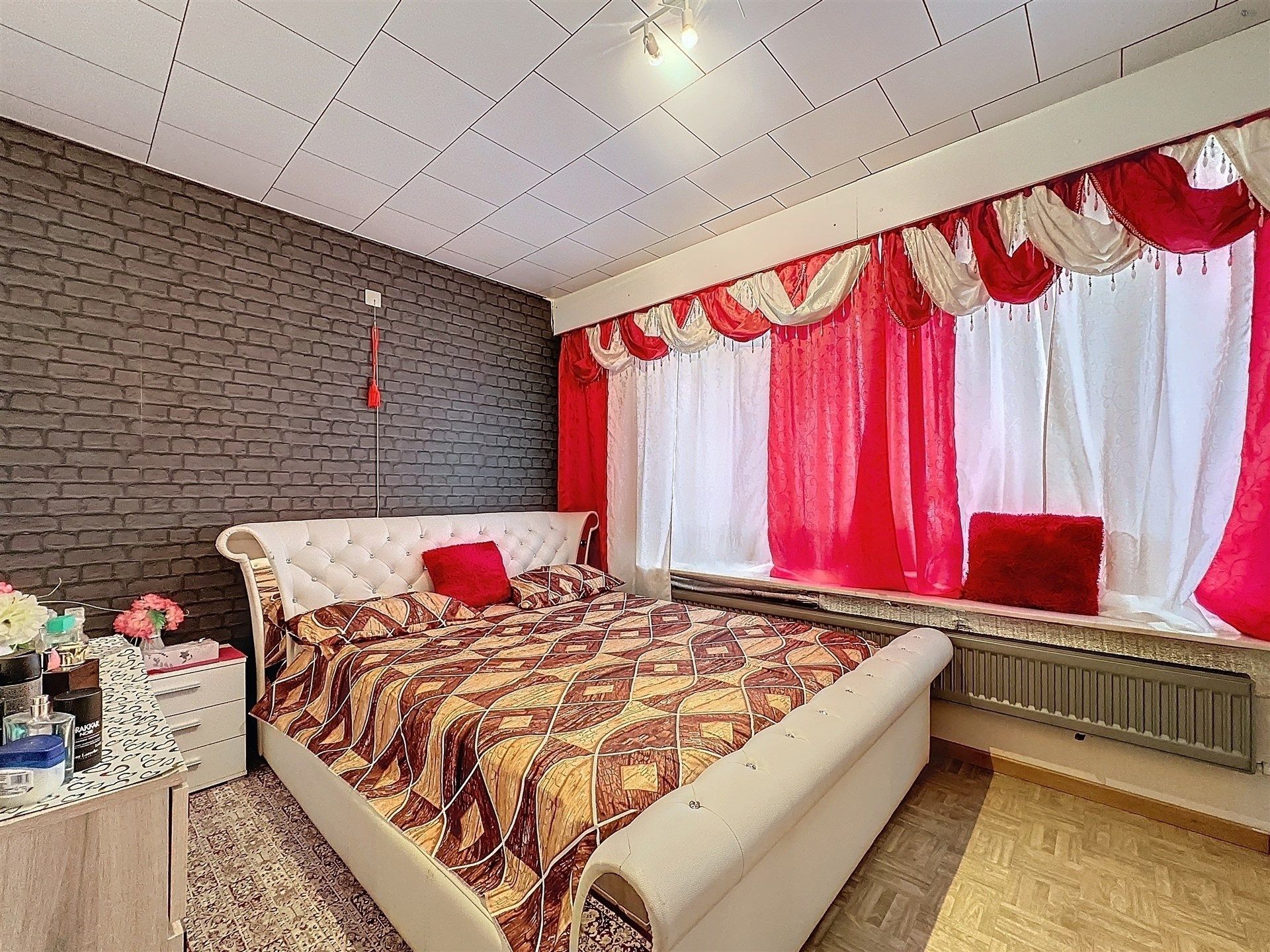 Instapklare woning met 4 slaapkamers in centrum Sint-Niklaas! foto 8