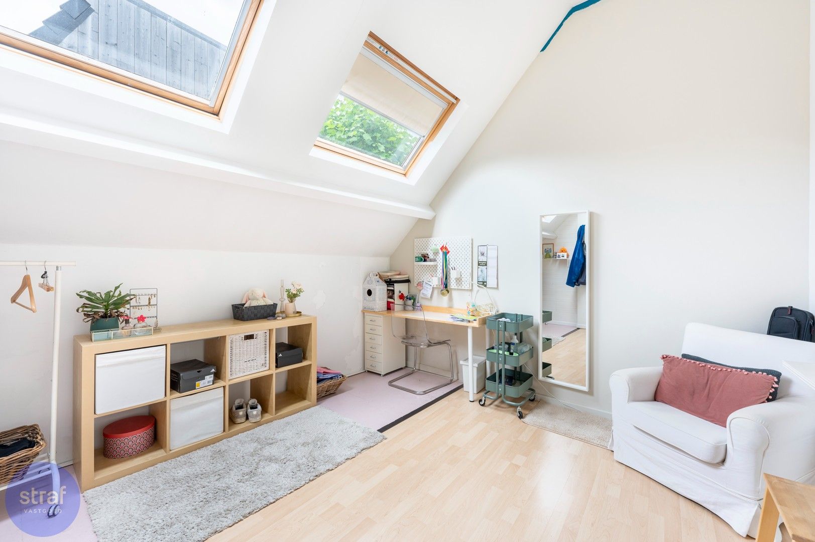 Twee terrassen, vier slaapkamers & tonnen karakter foto 16
