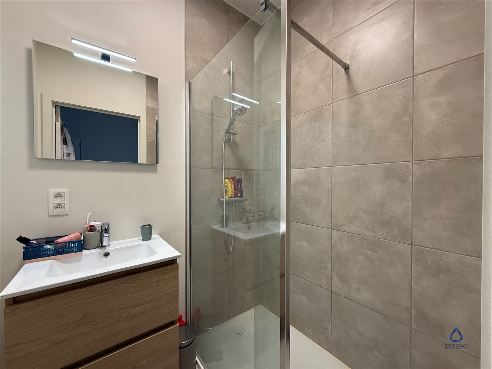 Nieuwbouw met 3 slaapkamer en 2 badkamers + parking foto 16