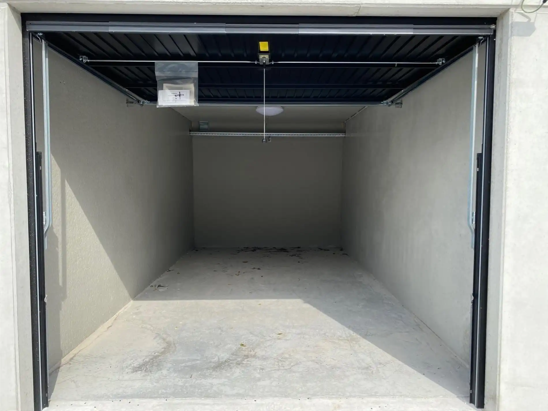 nieuwbouwgarage te huur te Eernegem foto 3